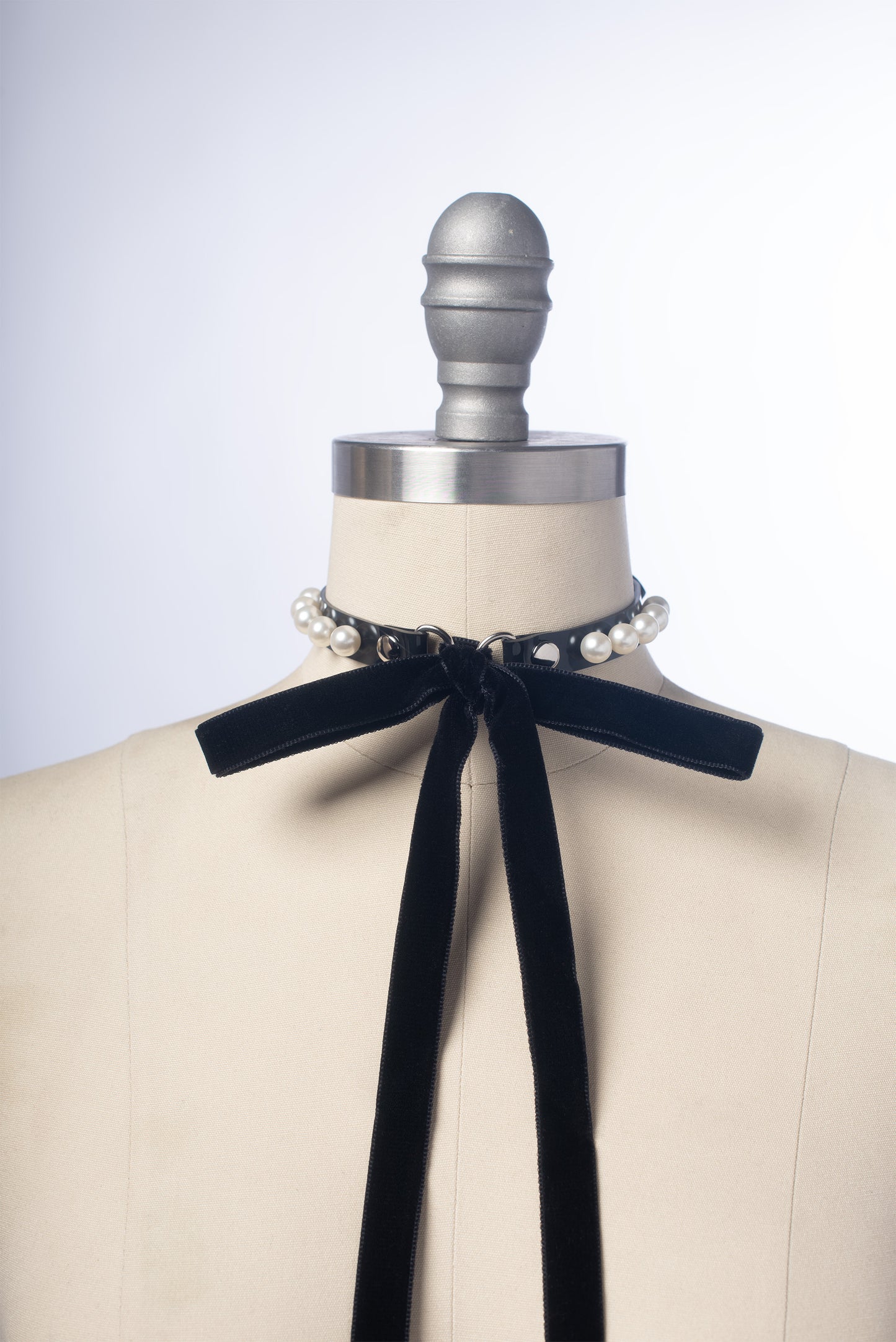 Amelia Pearl Velvet Bow Choker