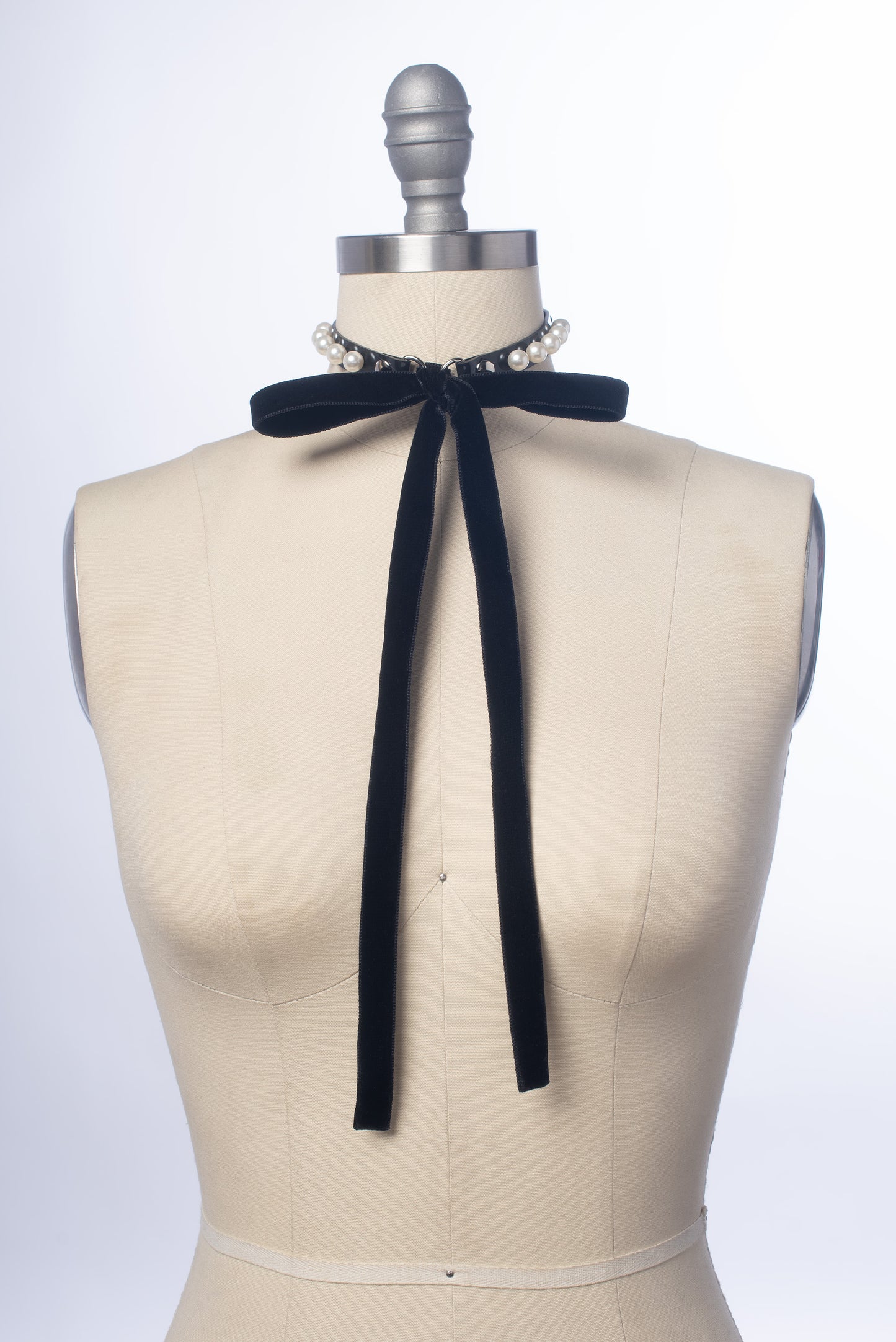 Amelia Pearl Velvet Bow Choker