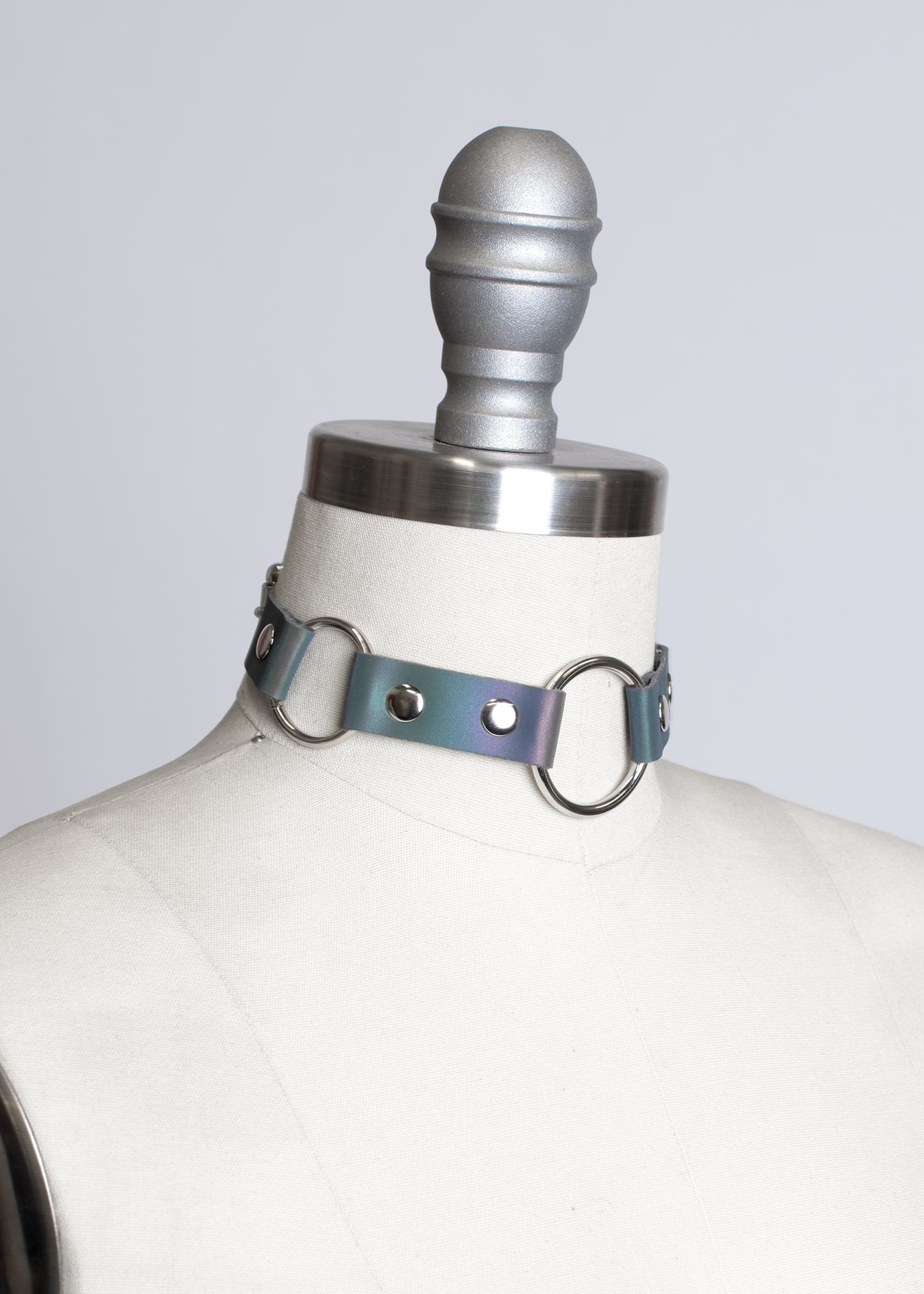 Reflective Rainbow Linked O-Ring Choker Collar