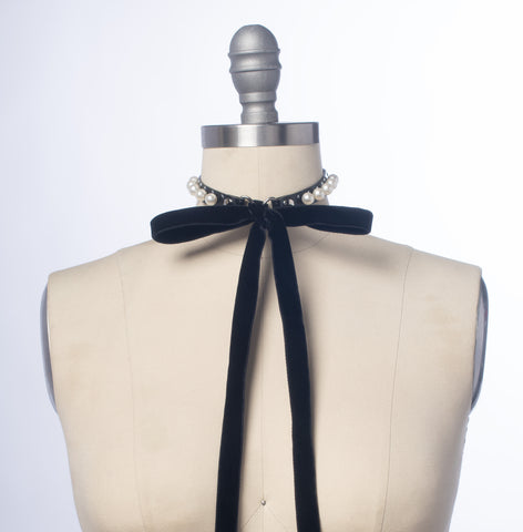 Amelia Pearl Velvet Bow Choker