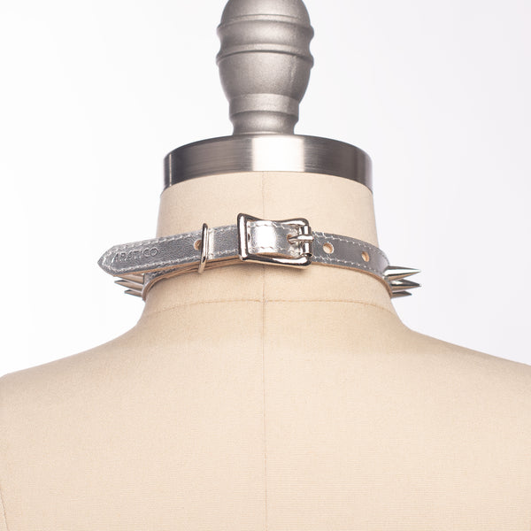 Metallic Spiked Choker Collar