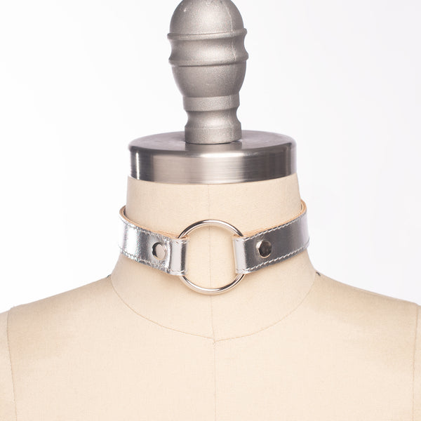 Metallic Oh Choker Collar