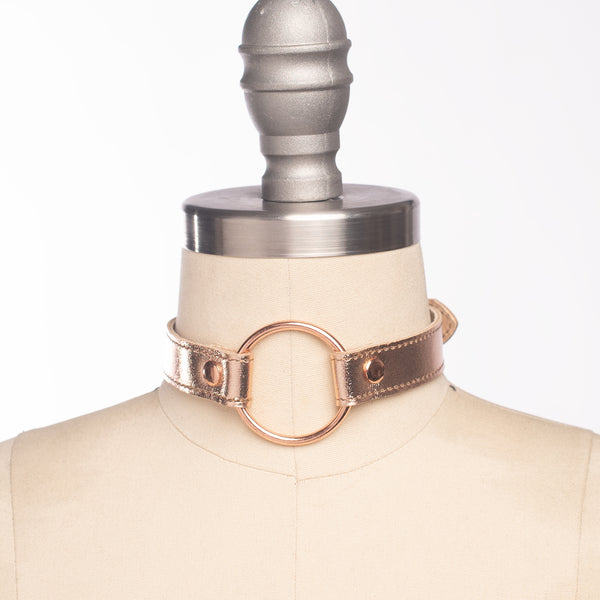Metallic Oh Choker Collar