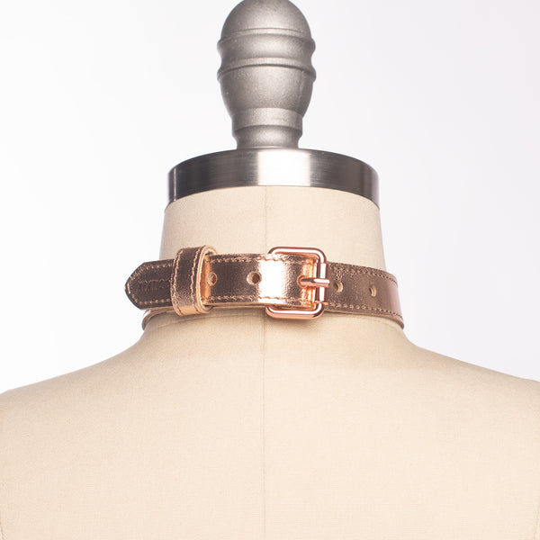 Metallic Oh Choker Collar