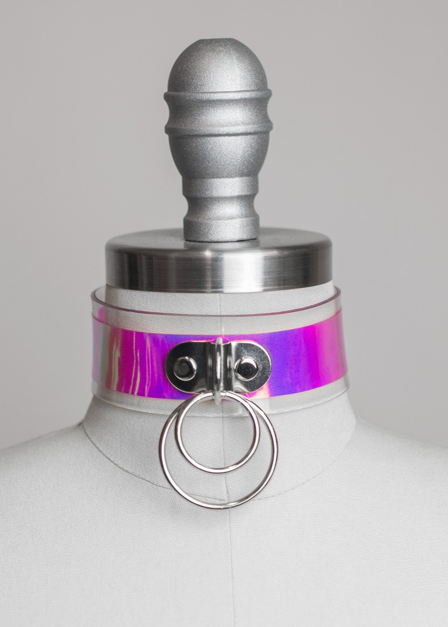 TROUBLE HOLOGRAPHIC CHOKER COLLAR - APATICO - 3